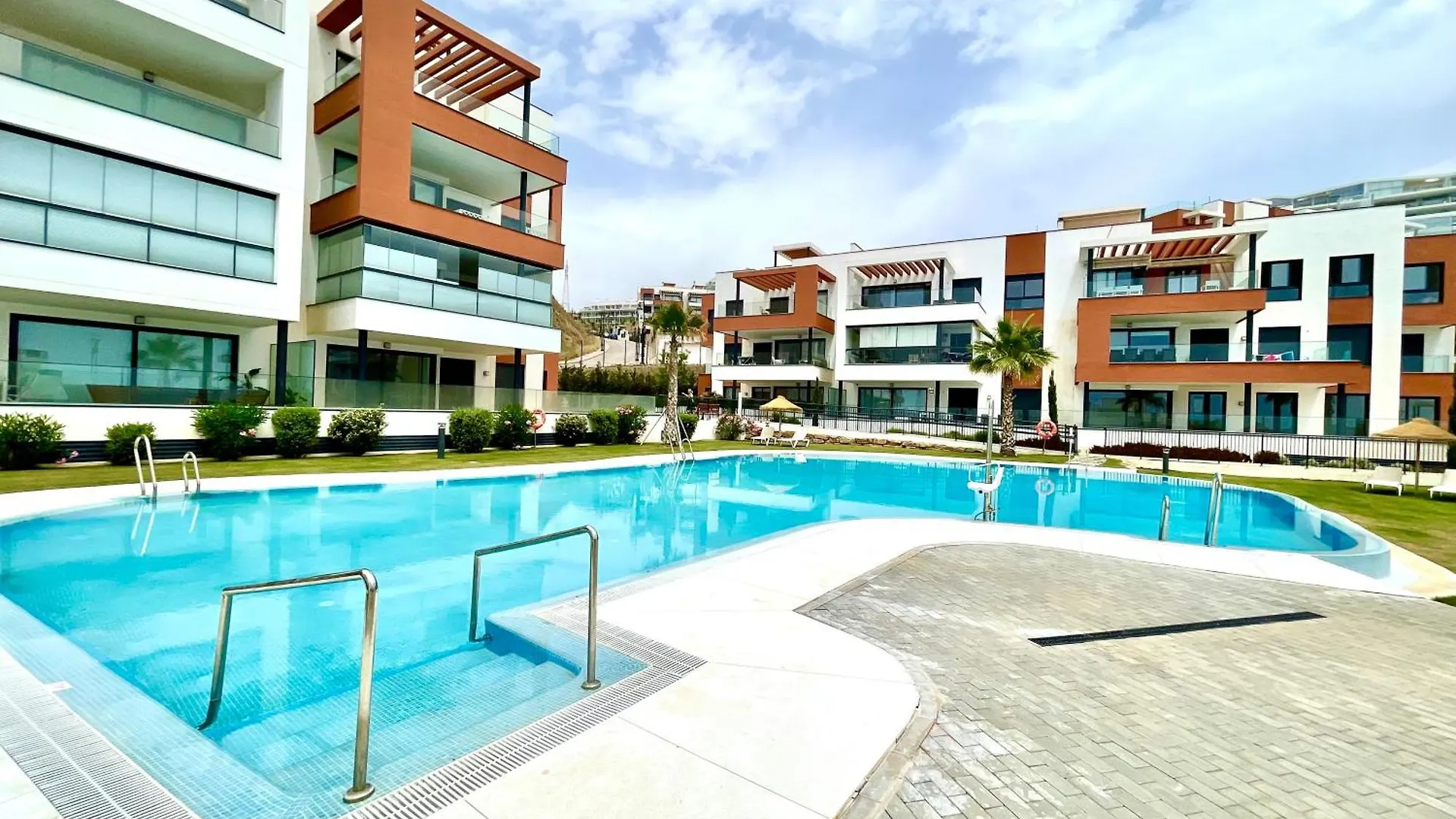 Modern 3 Bedroom Apartment 300 Meters To The Beach Fuengirola