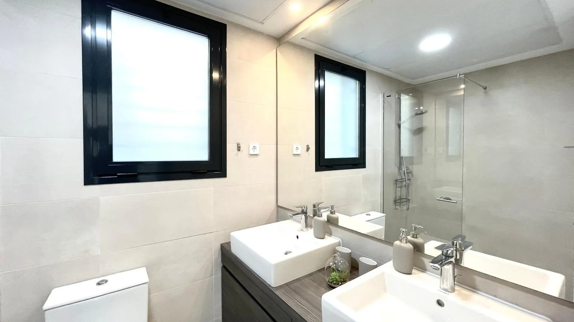 Modern 3 Bedroom Apartment 300 Meters To The Beach Fuengirola Spain